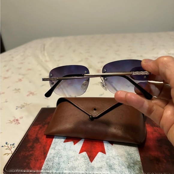 Sunglasses - Picture 6 of 7